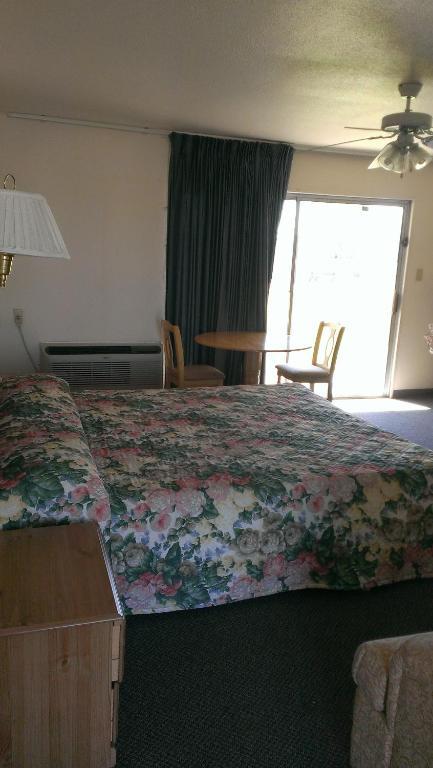 Royal Motor Inn Yuma Room photo